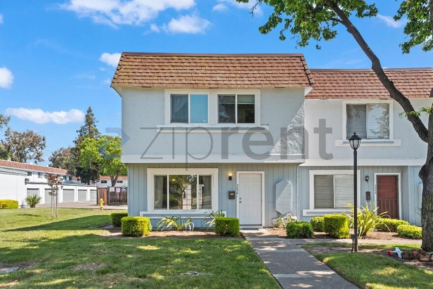 Building Photo - 3298 Cropley Ave