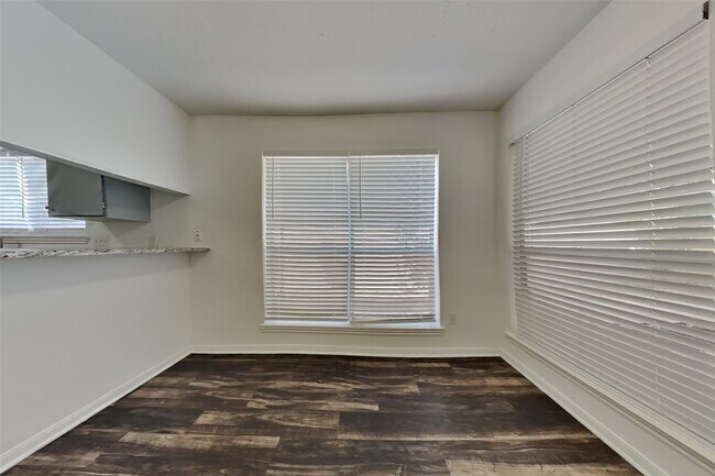 Building Photo - 7814 Greenedge Dr