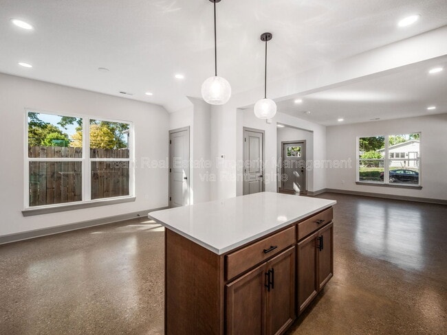 Building Photo - 130 N Guilford Ave