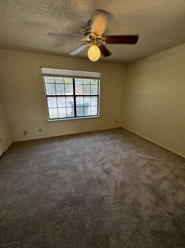Building Photo - 2614 Bolivar St