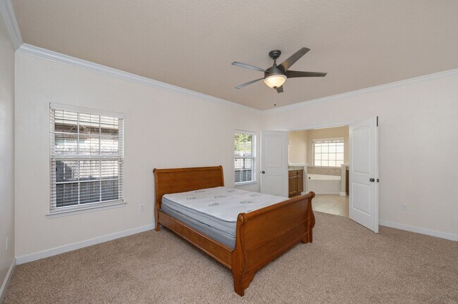Building Photo - Beautiful 4 Bed / 2.5 Bath Home in Duggan ...