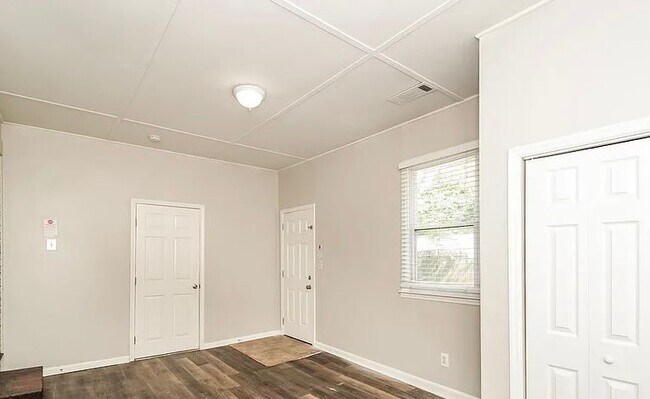 Building Photo - 3556 Ponderosa Ln