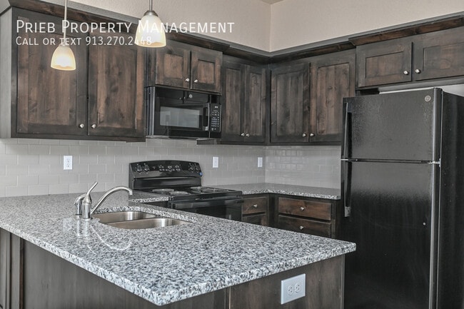 Building Photo - 3245 N 103rd Pl