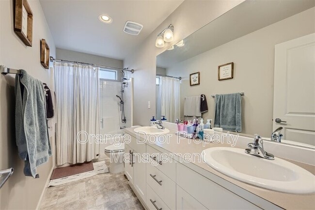 Building Photo - 32773 Maple Ave SE