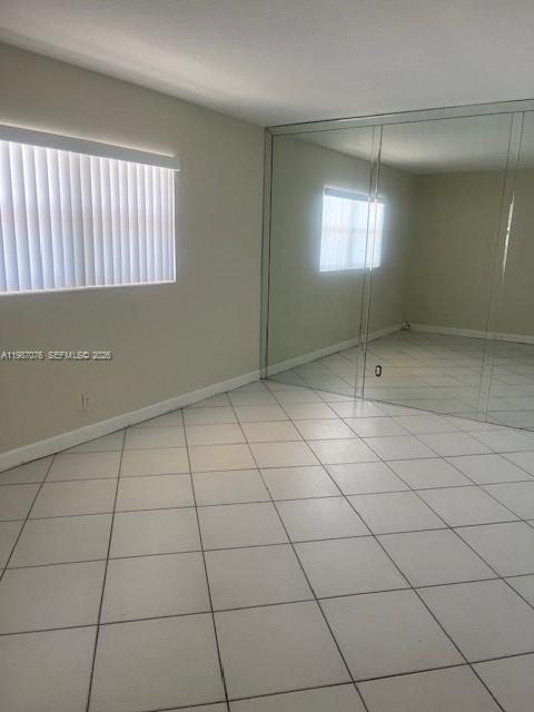 Building Photo - 5050 Bayview Dr