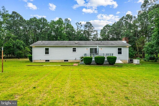Building Photo - 1150 Garrison Rd