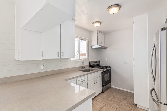 Building Photo - 4641 S 17th Pl