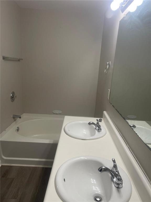 Building Photo - 1736 Devon Dr