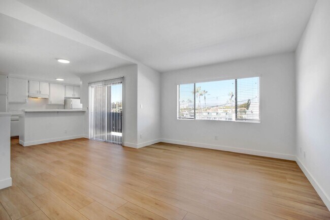 Building Photo - 817 Hill St