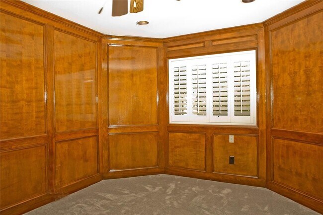 Building Photo - 12625 Memorial Dr