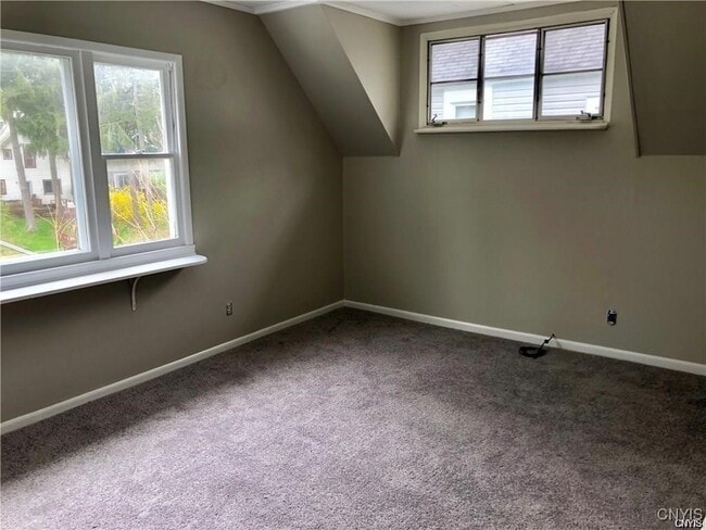 Building Photo - 139 Strong Ave