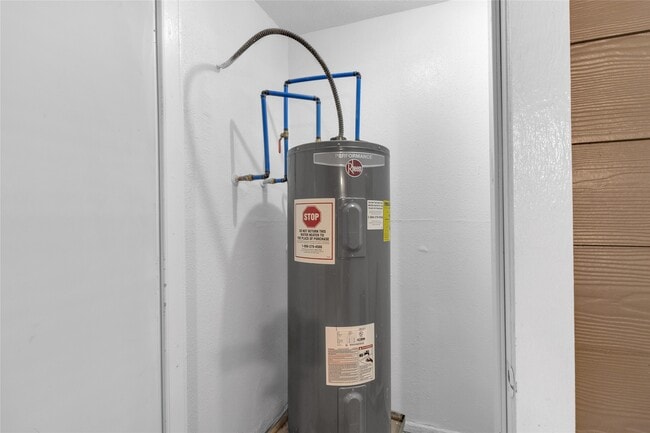 Building Photo - 14911 Wunderlich Dr