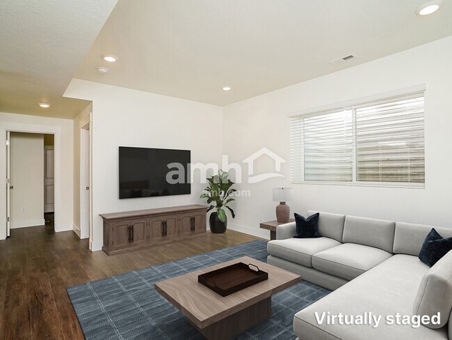 Building Photo - 3975 Ryedale Wy