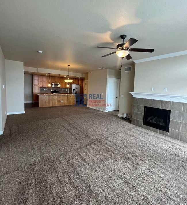 Building Photo - 2241 Limon Dr