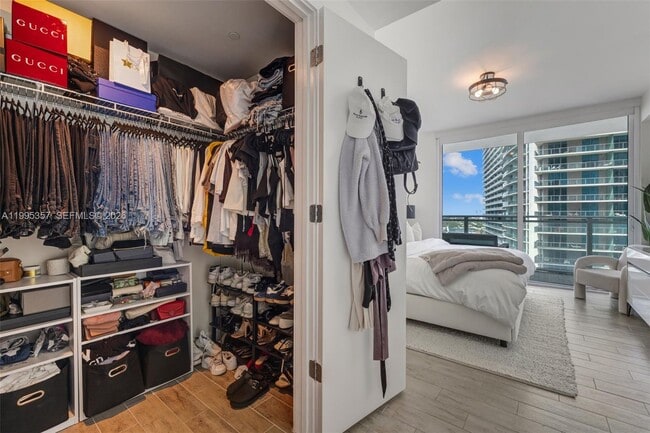 Building Photo - 1080 Brickell Ave