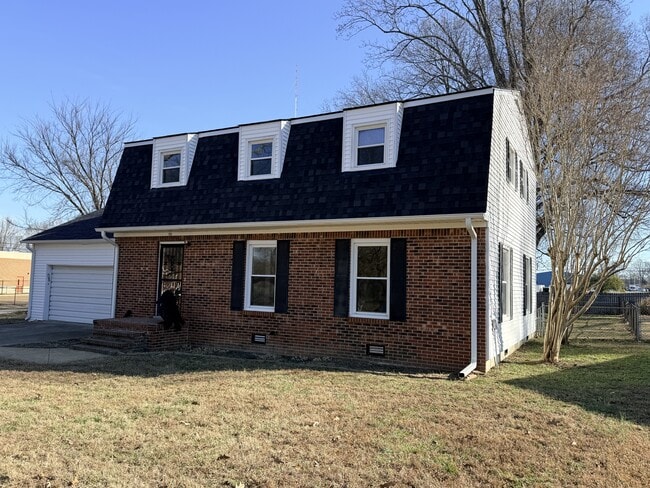 Building Photo - 151 Cherokee Dr