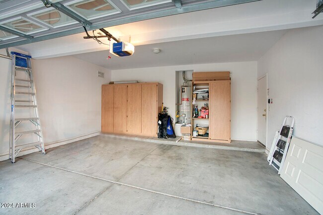 Building Photo - 3517 W Quail Track Dr