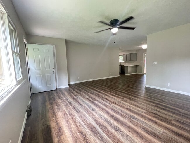 Building Photo - 1932 S Broadway Ave