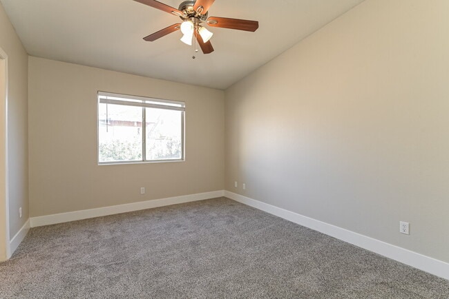 Building Photo - 5238 Olive Dale Ct