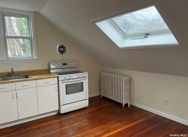 Building Photo - 134 Glenwood Rd