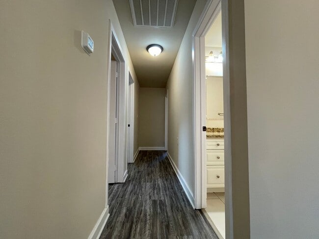 Building Photo - 7184 Alcove St