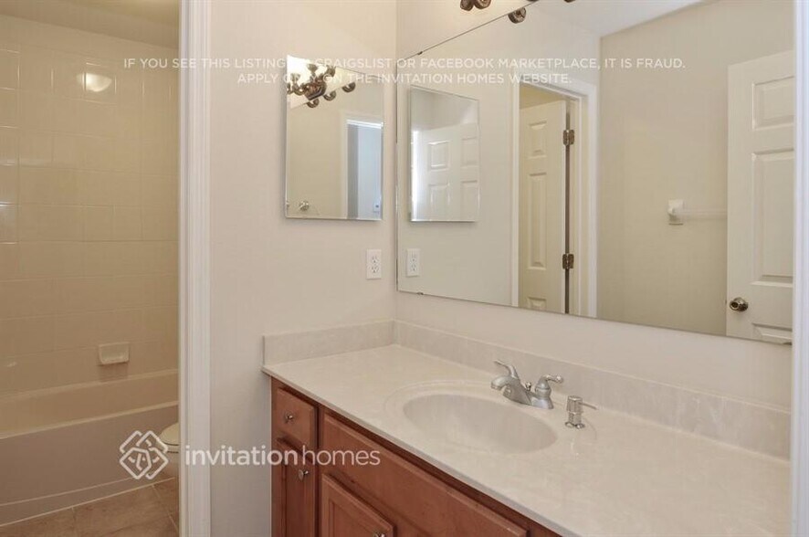Building Photo - 12069 Warwick Cir