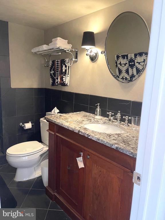 Building Photo - 28 Main St