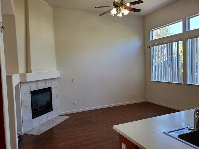 Building Photo - Charming Home For Rent in Folsom