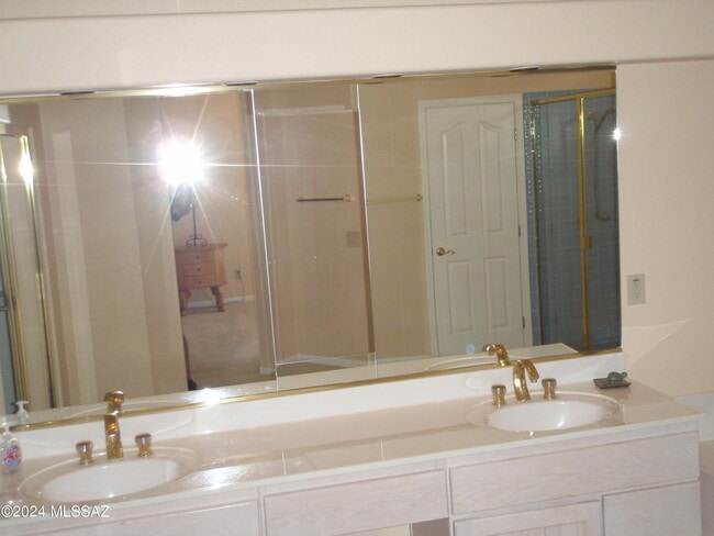 Building Photo - 65535 E Desert Side Dr