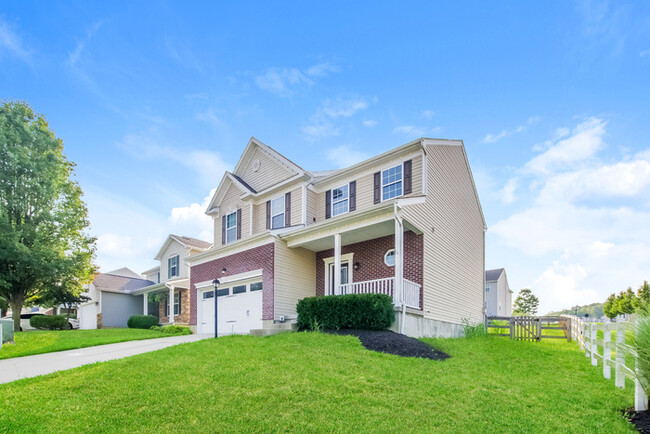 Building Photo - Stunning 3 Bedroom in Salem Township!