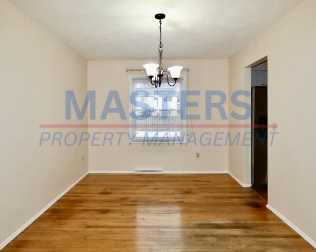 Building Photo - 532 Dussel Dr