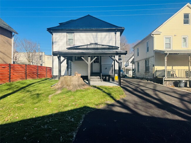 Building Photo - 202 Cleveland Ave