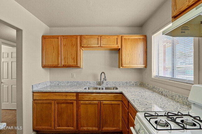 Building Photo - 4948 Aiken Ln
