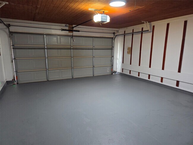 Building Photo - 15415 Beechnut St