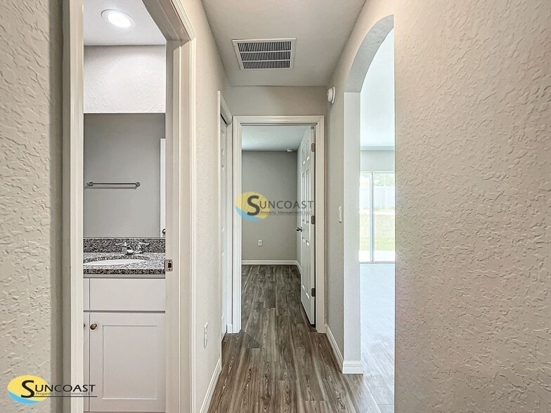 Building Photo - 3367 S Dalton Terrace