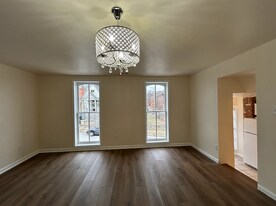 Building Photo - 311 Bird St