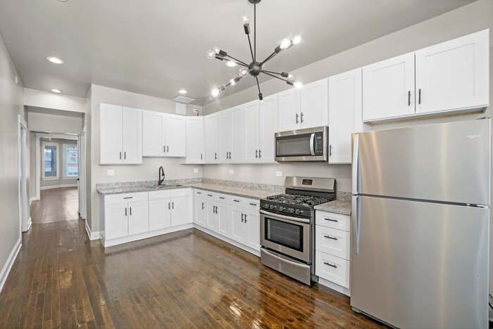 Building Photo - 1652 S Ridgeway Ave