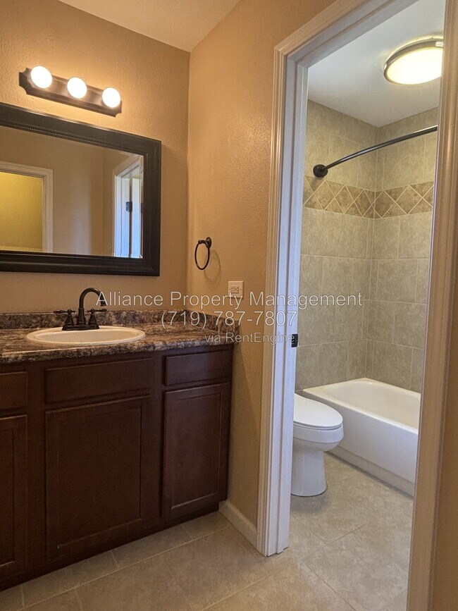 Building Photo - 3823 Windsong Ct