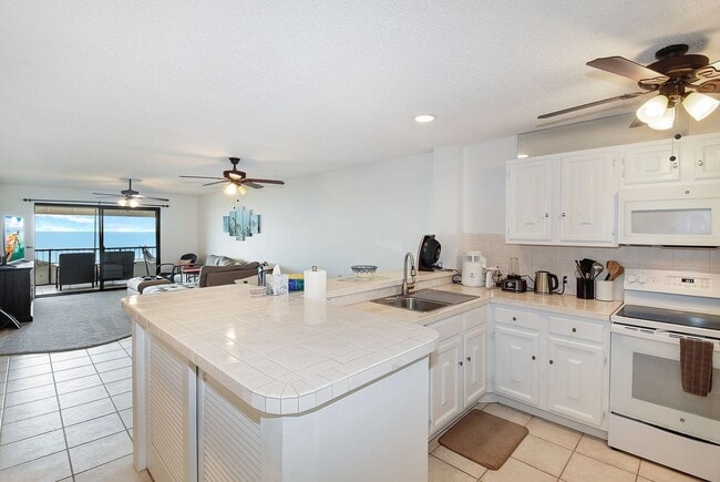 Building Photo - 77-6585 Sea View Circle 306