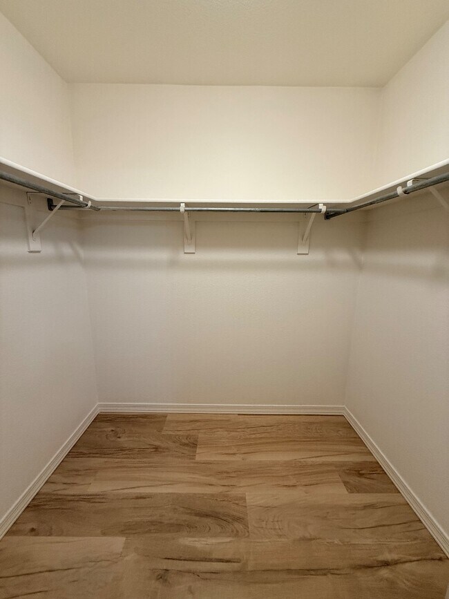 Building Photo - 15687 W Acapulco Ln