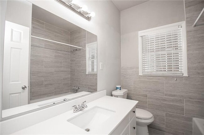 Building Photo - 3761 Ashford Dunwoody Rd NE