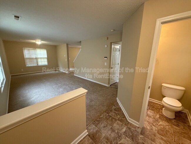 Building Photo - 1124 Highstone Dr