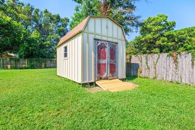 Building Photo - 4570 Yacht Harbor Dr