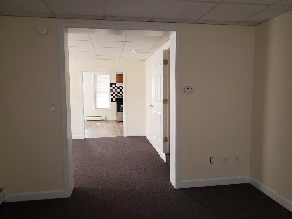 Building Photo - 21 Dubois St