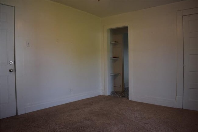 Building Photo - 638 Pittsburgh St