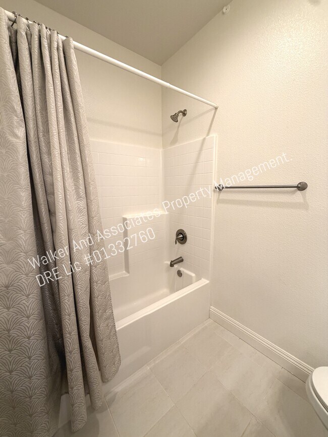 Building Photo - 4464 Lazo Dr