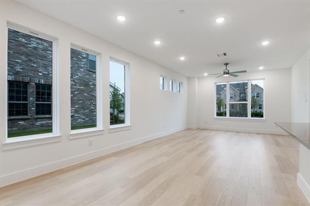 Building Photo - 1813 Summer Aura