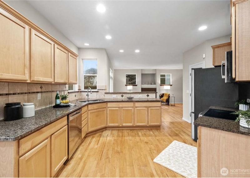 Building Photo - 6322 Rebecca Ave SE