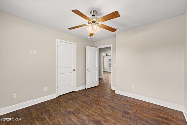 Building Photo - 71 Grayling Way