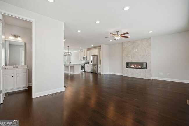 Building Photo - 4240 Hickory Pne Aly